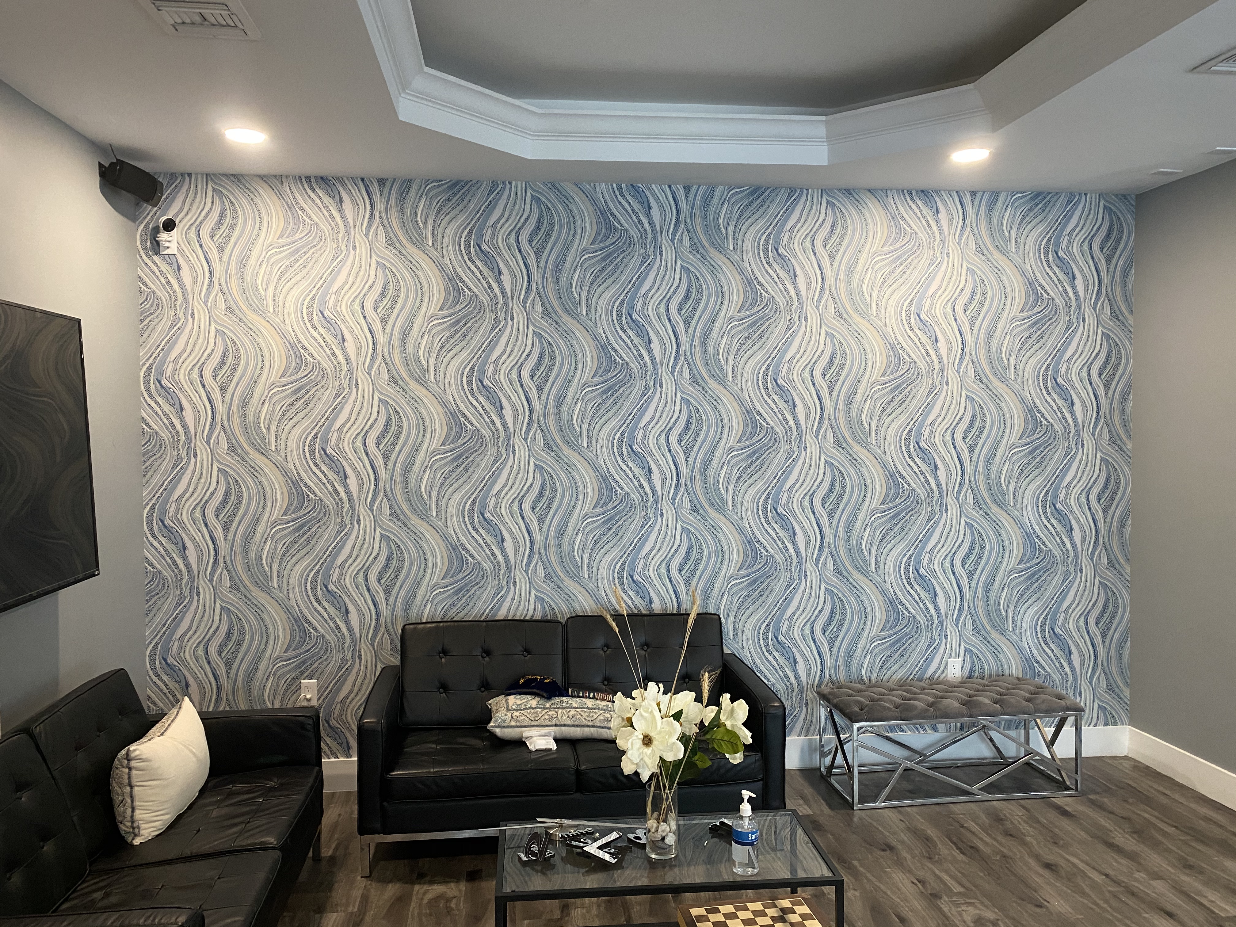 Living room wallpaper installation - Davie residential neighborhood